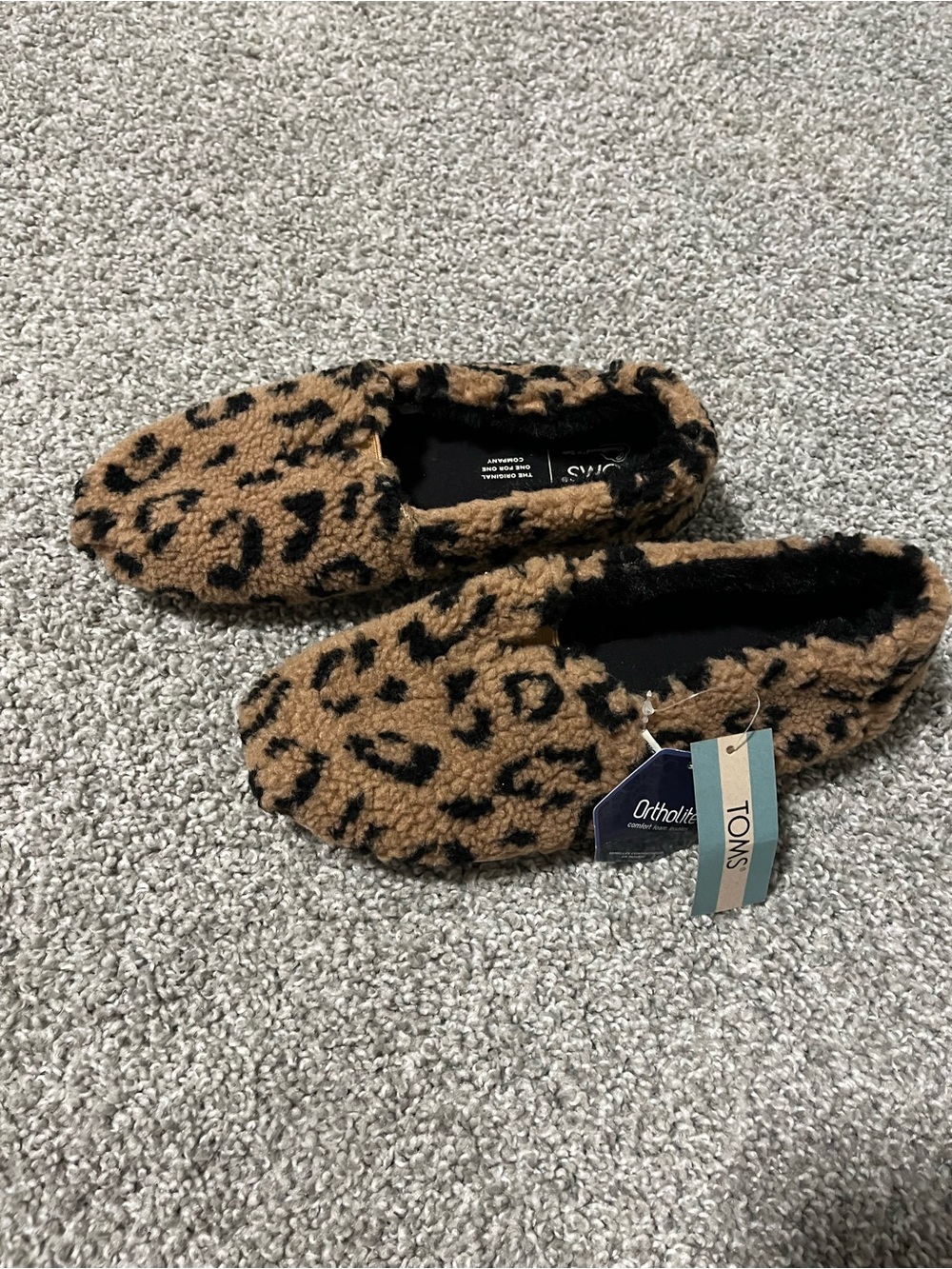 TOMS Leopard Fleece slip on